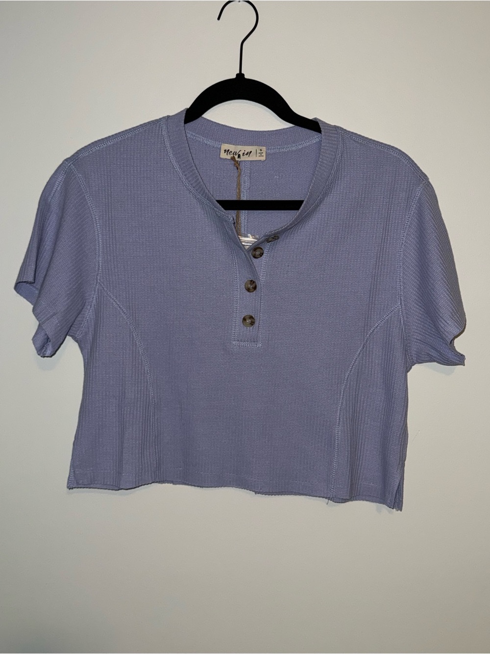 Ribbed Button-Front Cropped Top in Lilac - Picture 2 of 5